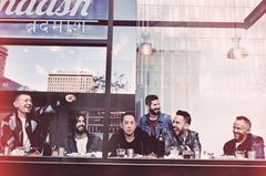 4年ぶりに来日するLINKIN PARK、5/19にニュー・アルバム『One More Light』世界同時リリース決定！ 女性SSWのKiiara参加曲「Heavy」のリリック・ビデオ公開！