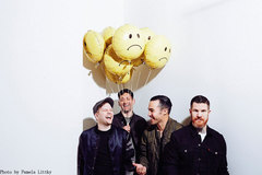 FALL OUT BOY、9/15にニュー・アルバム『M A N I A』リリース決定！ 新曲「Young And Menace」のMV公開！