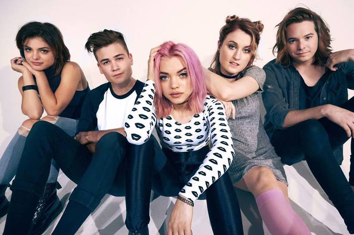 5SOS新レーベルが放つLA発ポップ・ロック・バンド HEY VIOLET、1stアルバム『from the outside』リリース決定！