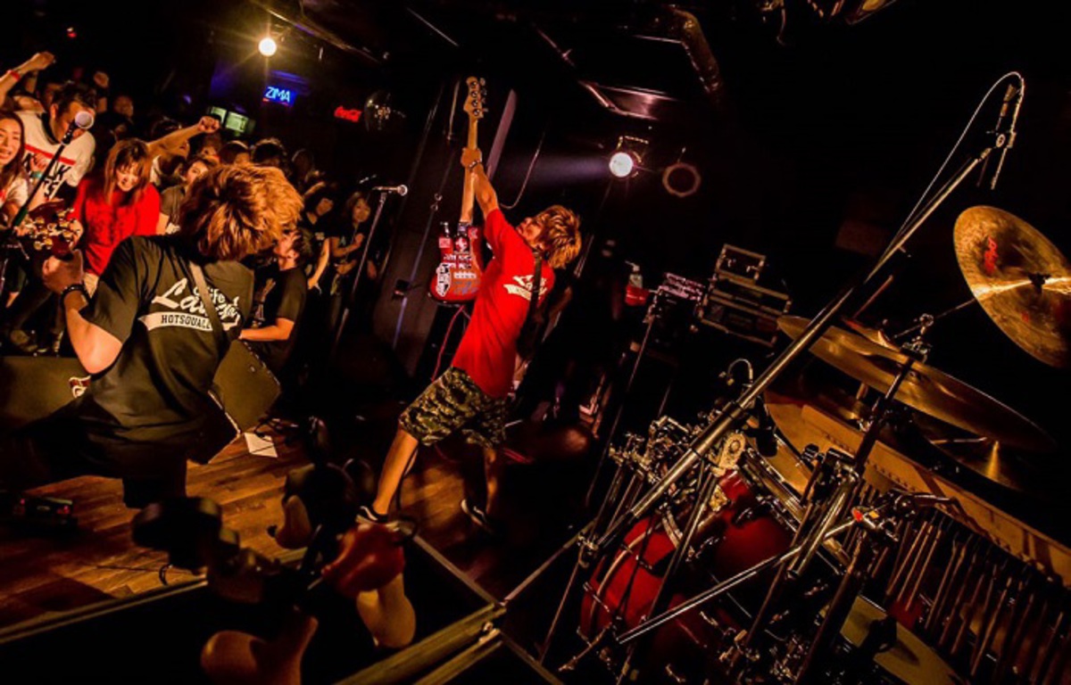 HOTSQUALL、自主企画イベント"ONION ROCK FESTIVAL"にて会場限定シングル『WITH THE BURNING