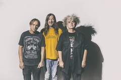 米オルタナティヴ／ヘヴィ・ロックの先駆者 MELVINS、7/26に初のダブル・アルバム『A Walk With Love & Death』リリース決定！ 新曲の音源も公開！