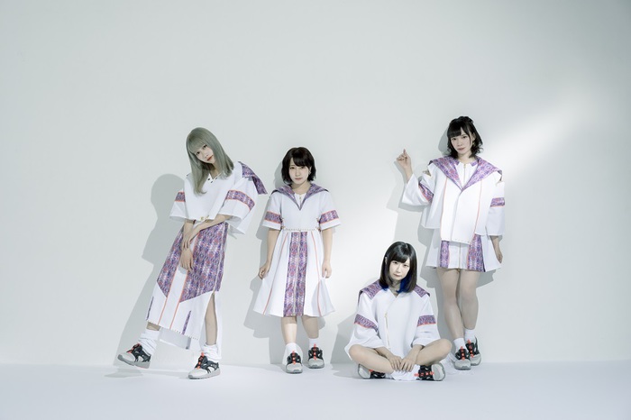 "neo tokyo"をコンセプトに活動するアイドル・グループ uijin、「2020(#BFF)」のVRミュージック・ビデオ公開！
