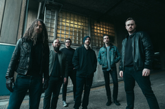 UKのプログレッシヴ／カオティック・メタル・バンド SIKTH、最新アルバムよりSpencer Sotelo（PERIPHERY）ゲスト参加の「Cracks Of Light」MV公開！