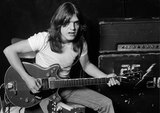 AC/DCのオリジナル・メンバー、Malcolm Young（Gt）死去