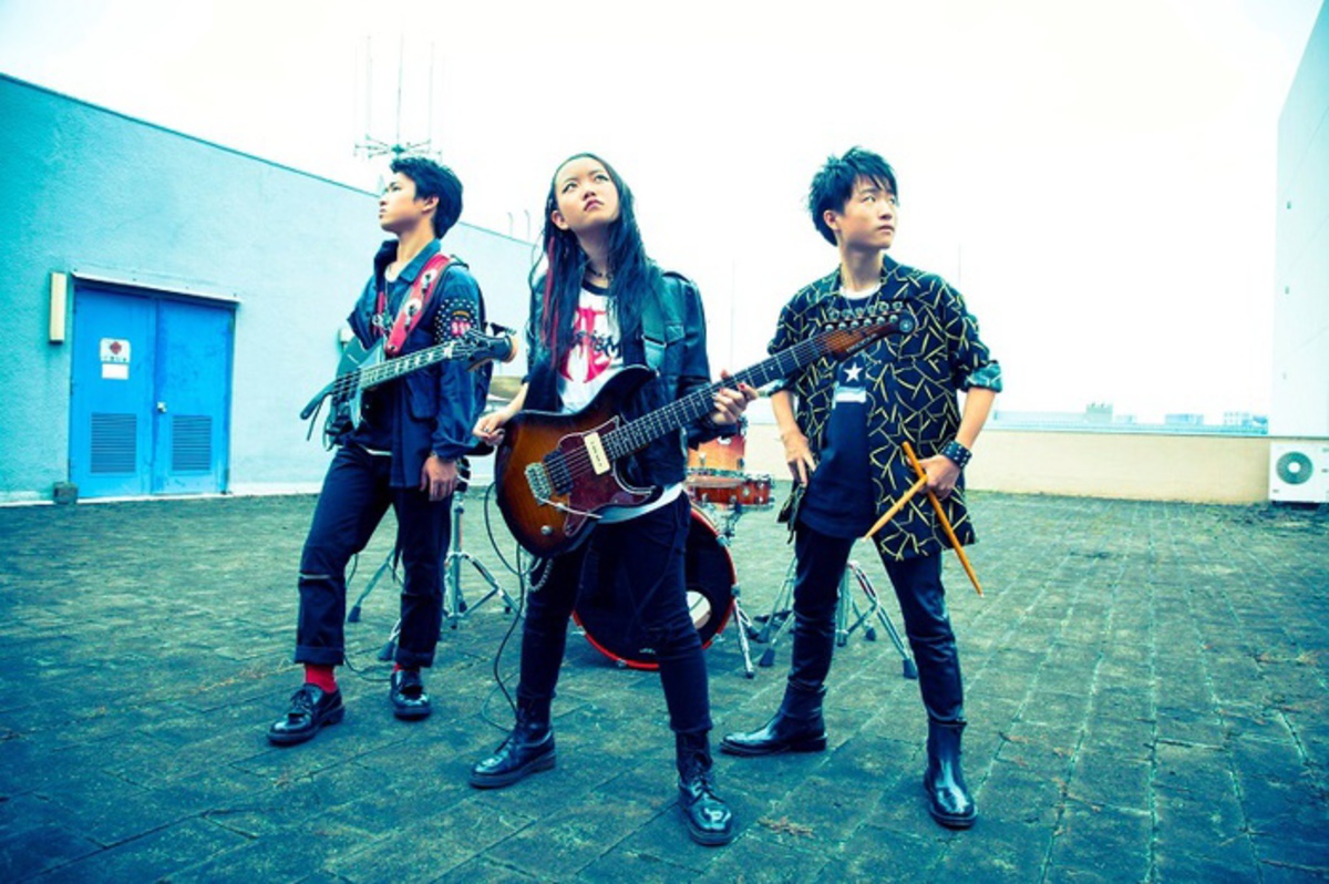 平均年齢15歳の3ピース・ハード・ロック・インスト・バンド