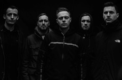 ARCHITECTS、スペインで開催されたフェス"Resurrection Fest 2017"より「Gravedigger」のライヴ映像公開！