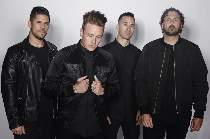 PAPA ROACH、最新アルバム『Crooked Teeth』より「None Of The Above」MV公開！