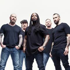 ヘヴィ・ロック・シーンの重鎮バンド SEVENDUST、5/11リリースのニュー・アルバム『All I See Is War』より「Dirty」MV公開！