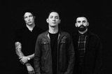 THE WORD ALIVE、5/4にニュー・アルバム『Violent Noise』リリース決定！新曲「Red Clouds」音源公開も！