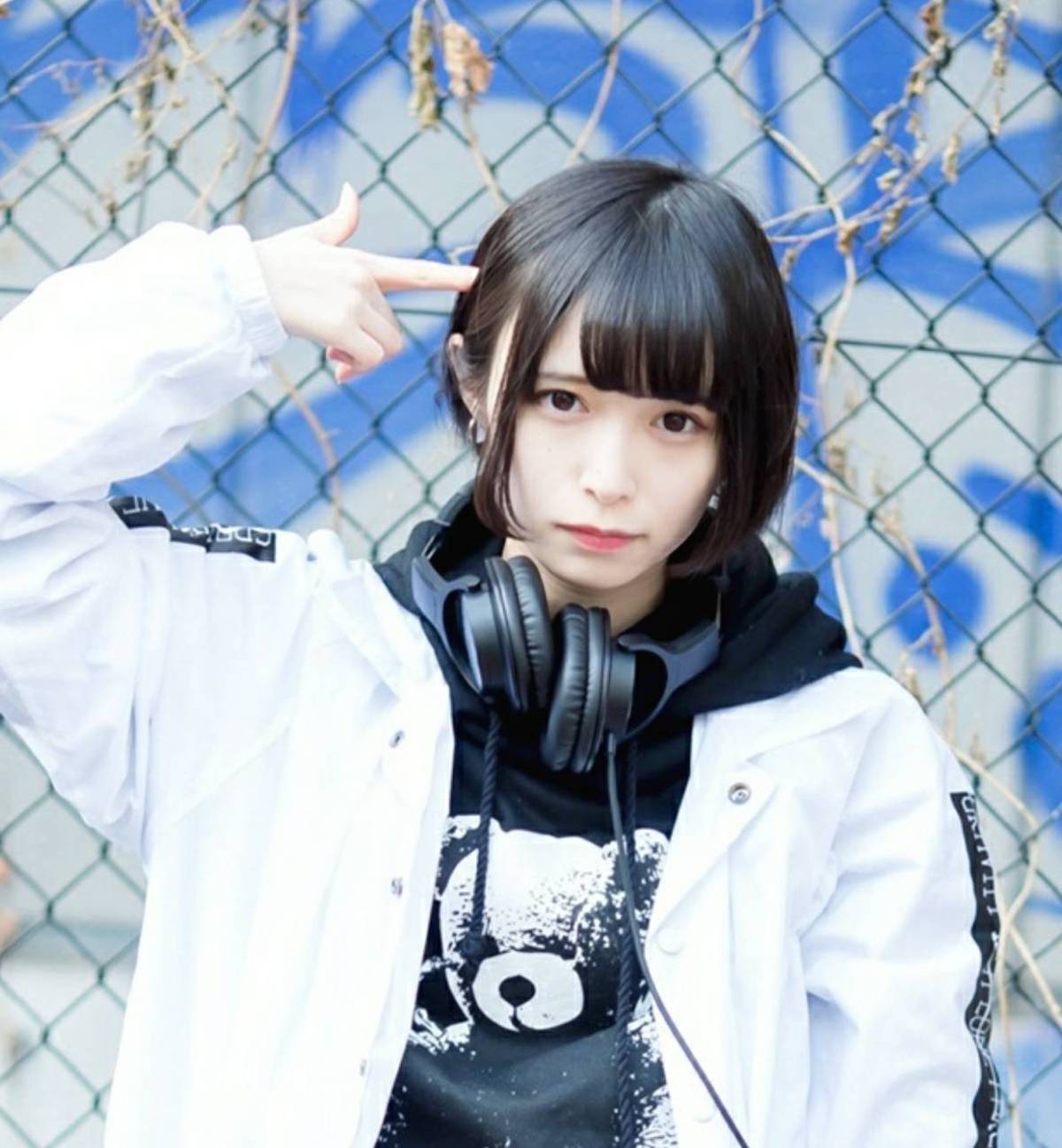 激ロックDJパーティーにいま話題の新人モデル