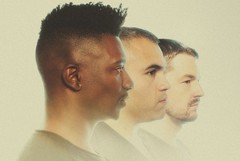 US出身プログレ・インスト・トリオ ANIMALS AS LEADERS、本日5/11配信リリースのライヴ・アルバム『Animals As Leaders Live 2017』より「The Brain Dance」ライヴMV公開！アルバム全曲試聴も！