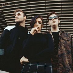 AGAINST THE CURRENT、新曲「Strangers Again」MV公開！