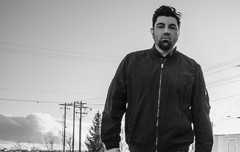 Chino Moreno（DEFTONES）、ソロ楽曲「Brief Exchange」音源公開！