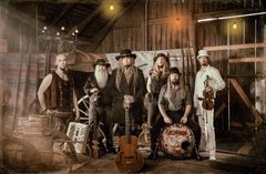 フォーク・メタルの第一人者 KORPIKLAANI、9/7リリースのニュー・アルバム『Kulkija』より「Kotikonnut」リリック・ビデオ公開！