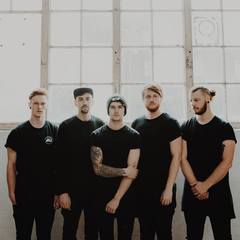 UKバーミンガム出身プログレッシヴ・メタルコア・バンド OCEANS ATE ALASKA、最新アルバム『Hikari』より「Covert」ライヴMV公開！