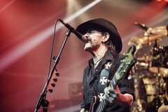 MOTÖRHEAD、最期の公式ライヴ映像"モーターヘッド/クリーン・ユア・クロック"が日本語字幕付きで12/15より劇場公開決定！日本オリジナル・キー・アート公開！