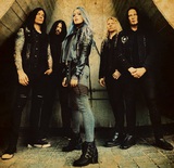 ARCH ENEMY、1/18にカバー・コンピレーション・アルバム『Covered In Blood』、12/7に7インチ・シングル『Reason To Believe』リリース決定！