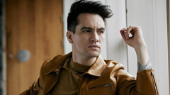 PANIC! AT THE DISCO、11/16リリースの映画"グレイテスト・ショーマン"カバー・コンピ・アルバム『The Greatest Showman: Reimagined』より「The Greatest Show」音源公開！