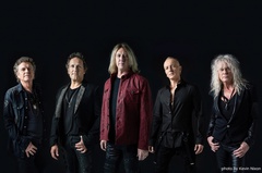 DEF LEPPARD、クリスマス・ソング「We All Need Christmas」MV公開！