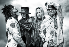 MÖTLEY CRÜE、伝記映画"The Dirt"の予告編公開！