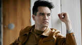 PANIC! AT THE DISCO、最新アルバム『Pray For The Wicked』より「Dancing's Not A Crime」MV公開！