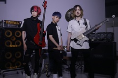 超絶テクニックで魅せるロック・ベーシスト IKUO、2ndソロ・アルバム『Easy come, easy core!!』からライヴ映像で構成した新MV「Road to tomorrow」公開！