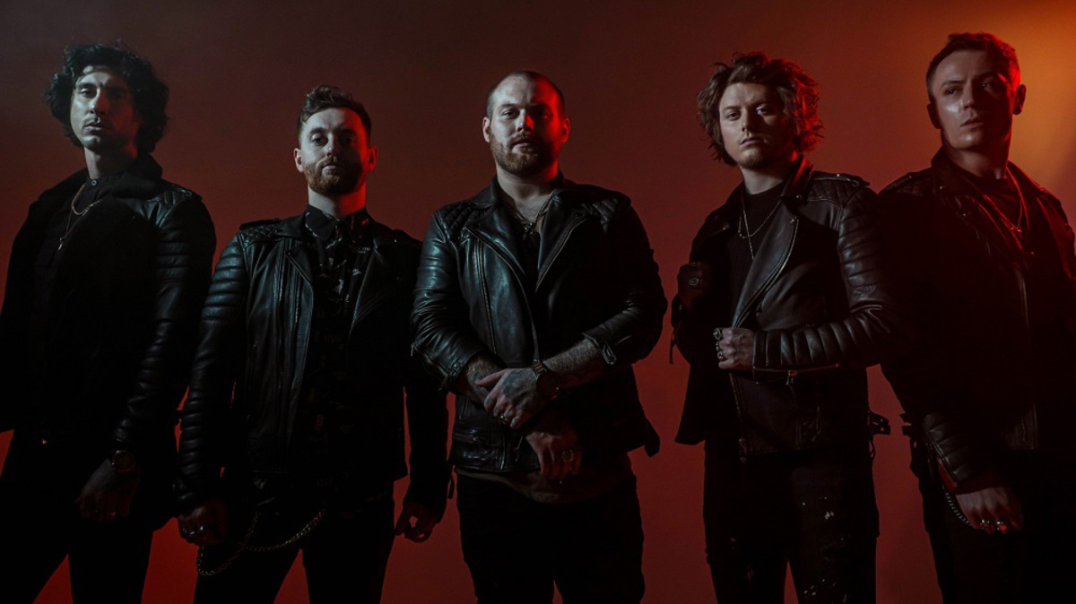 ASKING ALEXANDRIA、ニュー・アルバム『Like A House On Fire』5/15にリリース決定！新曲