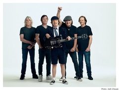 AC/DC、公式ロゴ・メーカー"PWR UP YOUR NAME"公開！あなたの名前のイニシャルがAC/DC風ロゴに！