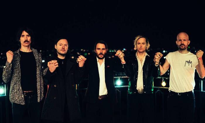 スウェーデンの伝説的ハードコア・バンド REFUSED、ニューEP『The Malignant Fire』リリース決定！ SWEDISH HOUSE MAFIAから影響受けた新曲「Born On The Outs」MV公開！