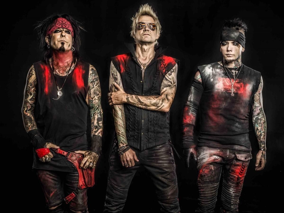 Nikki Sixx（MÖTLEY CRÜE）率いるSIXX:A.M.、「Belly Of The Beast