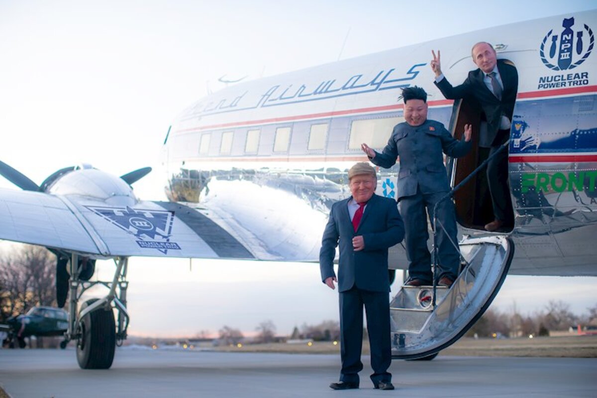 トランプ×プーチン×金正恩が集結！？インスト・メタル・バンド