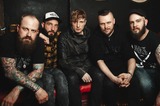 至高のジャーマン・メタルコア・バンド CALIBAN、ドイツ語詞での再録曲収めたアルバム『Zeitgeister』より新曲「nICHts」MV公開！