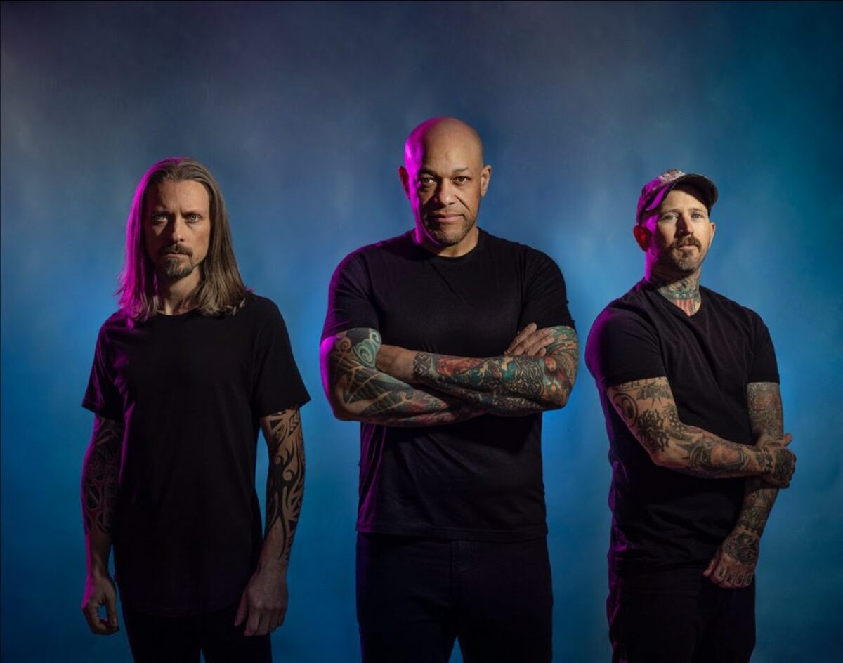 Howard Jones（ex-KILLSWITCH ENGAGE）率いるLIGHT THE TORCH