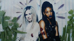 Avril Lavigne＆Travis Barker（BLINK-182）参加！WILLOW、ニュー・アルバム『Lately I Feel Everything』収録曲「G r o w」ヴィジュアライザー公開！