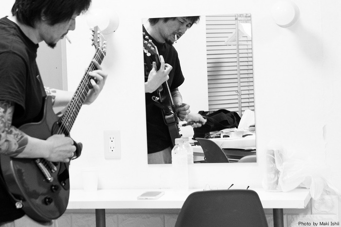 横山 健プロデュースのギター・ブランド"Woodstics Guitars"から最新ギター"助六 Jr."が発売決定！