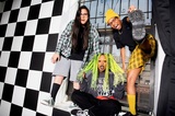 ガールズ・ポップ・パンク・トリオ MEET ME ＠ THE ALTAR、メジャー・デビューEP『Model Citizen』のアコースティック・バージョンをリリース！