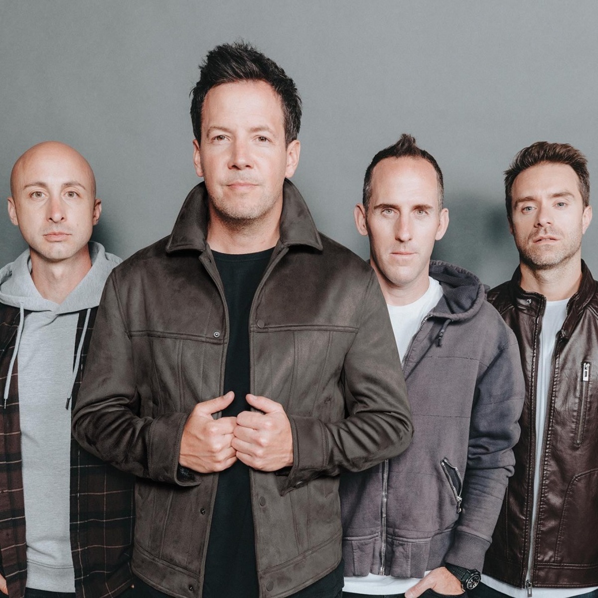 SIMPLE PLAN、ニュー・アルバム『Harder Than It Looks』より新曲「Wake Me Up (When This  Nightmare's Over)」MVを本日深夜プレミア公開！ | 激ロック ニュース
