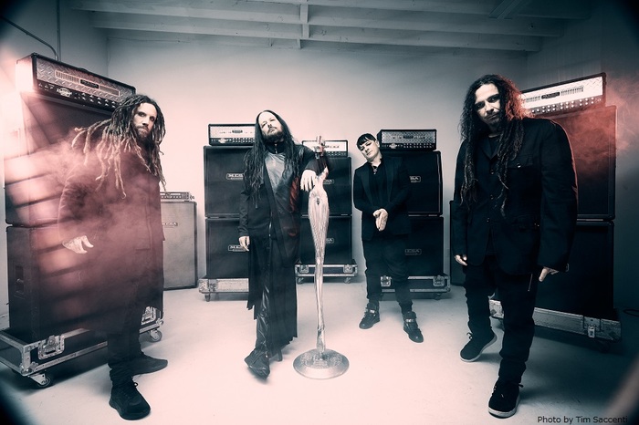 KORN、ニュー・アルバム『Requiem』リリース時に行ったライヴ・イベントRequiem Massから「Worst Is On Its  Way」公開！ | 激ロック ニュース