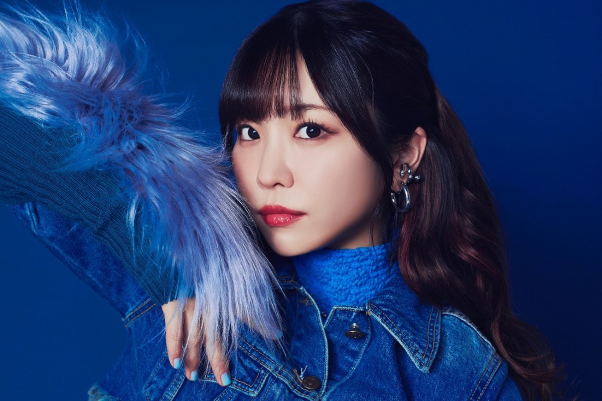 愛美 B2 タペストリー AIMI SOUND AI Mean It｜タレントグッズ
