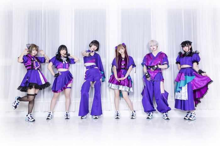 6人組ラウド・アイドル husky、本日8/2リリースのニュー・シングルより表題曲「Keep On Survivin'」MV公開！