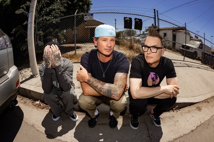 BLINK-182、ニュー・アルバム『One More Time...』より新曲2曲「One More Time」＆「More Than You Know」公開！