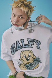 GALFY(ガルフィー) ガル札 Tee WHITE