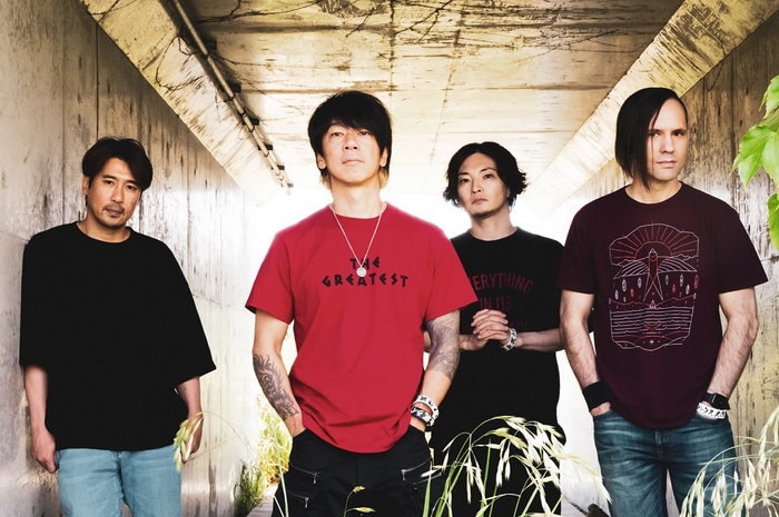 MONOEYES、最新EP収録曲「The Unforgettables」のレコーディングの様子やメンバーのオフショット収めた"The Documentary Cut"公開！