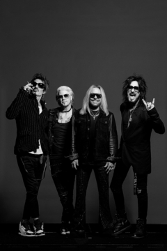 MÖTLEY CRÜE、ニューEPタイトル・トラック「Cancelled」の新ヴィジュアライザー公開！