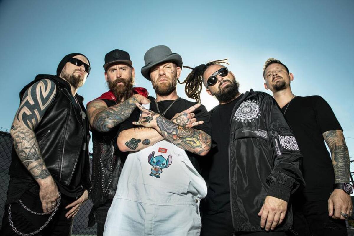 FIVE FINGER DEATH PUNCH、5年前にリリースしたアルバム『F8』より「To