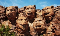 MAN WITH A MISSION、『XV e.p.』収録曲「whispers of the fake」リリック・ミュージック・ビデオ本日4/23 12時公開！