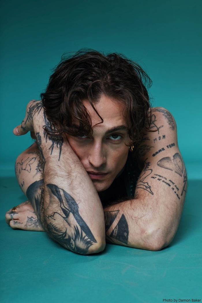 MÅNESKINのフロントマン Damiano David、1stソロ・アルバム『Funny Little Fears』本日5/16リリース！収録曲のヴィジュアル・ビデオ公開！2ショット写真撮影会も決定！