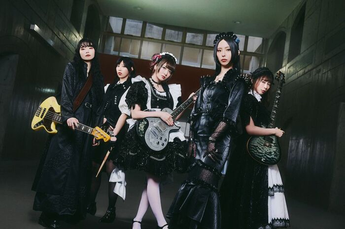BAND-MAID、最新曲「What is justice?」がTVアニメ"桃源暗鬼"ED主題歌に決定！小鳩ミク（Gt/Vo）コメント到着！