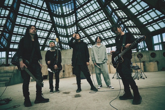 CHRONOMETER、ニュー・アルバム『EvolAwakening』より初の日本語詞を乗せた楽曲「Even in a World So Cold」MV公開！