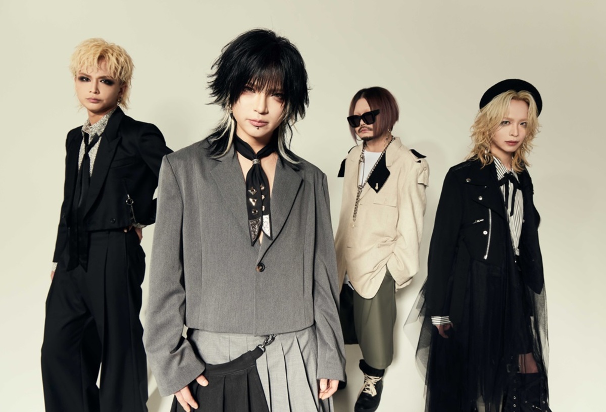 DEZERT / yourself: ATTITUDE ★初回限定盤★特典付き★ DEZERT / yourself: ATTITUDE〈初回限定盤・2枚組〉 - メルカリ